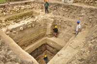  Antiche fondamenta rinvenute al di sotto della piattaforma A-24 di Ceibal, in Guatemala   (fonte:Takeshi Inomata).
