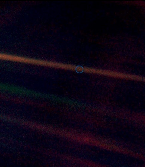 Pale Blue Dot, la foto scattata da Voyager 1 nel 1990.